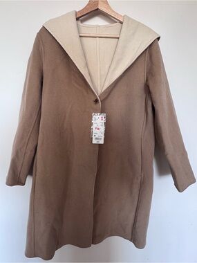 Women’s Uniqlo Reversible Hooded Coat in Camel and Cream Wool Blend